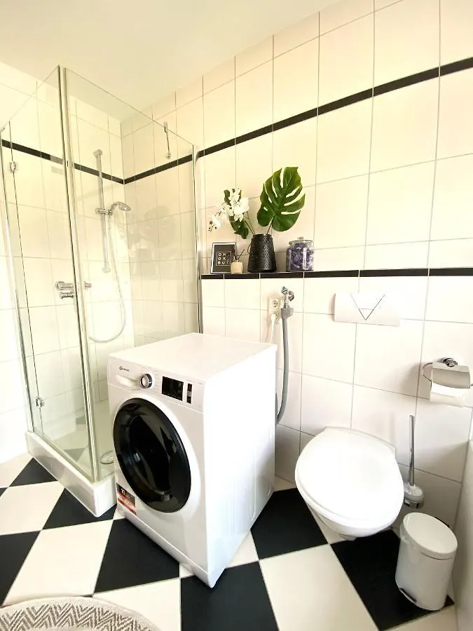 Step Apartments - Grosses 103M2-Apartment - Zentrumsnah - Kliniknaehe - Netflix - Tv - Grosser Balkon - Wifi Mit 1000Mbit Bad Aibling Germany