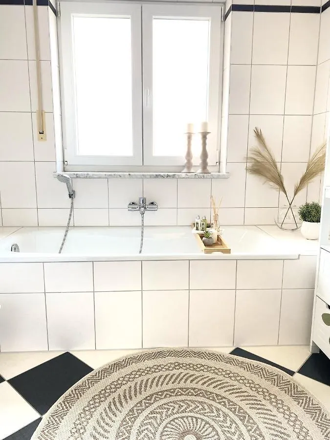 Step Apartments - Grosses 103M2-Apartment - Zentrumsnah - Kliniknaehe - Netflix - Tv - Grosser Balkon - Wifi Mit 1000Mbit Bad Aibling