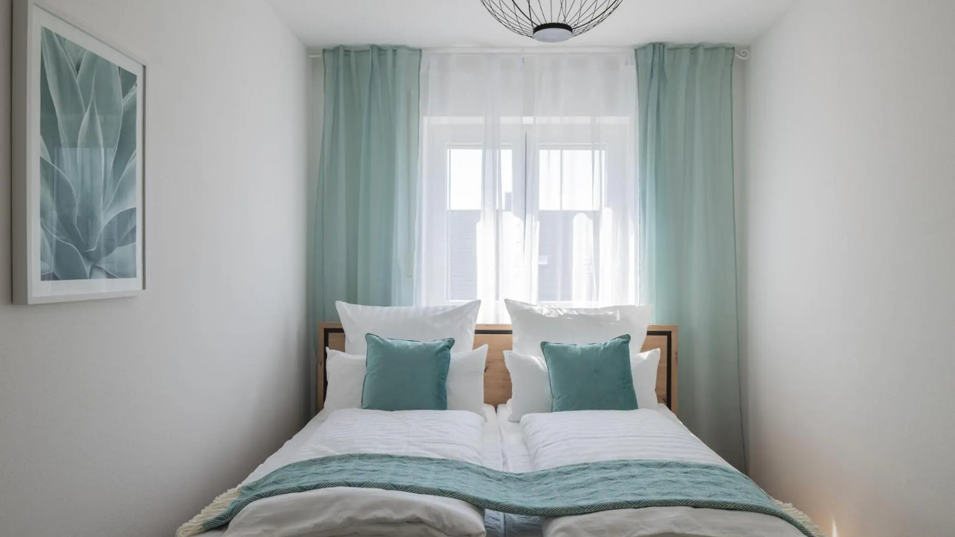 Step Apartments - Grosses 103M2-Apartment - Zentrumsnah - Kliniknaehe - Netflix - Tv - Grosser Balkon - Wifi Mit 1000Mbit Bad Aibling